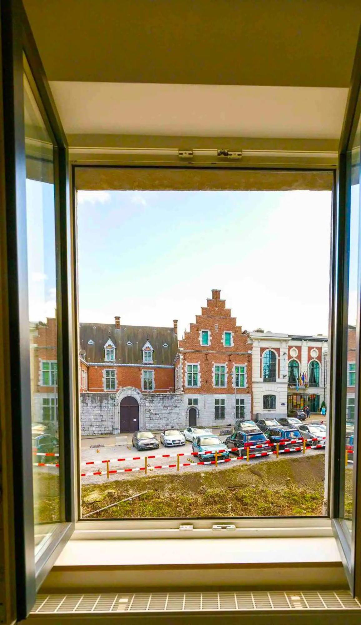 Apartment Royal Selys, City-center - Bike Parking And Outdoor *