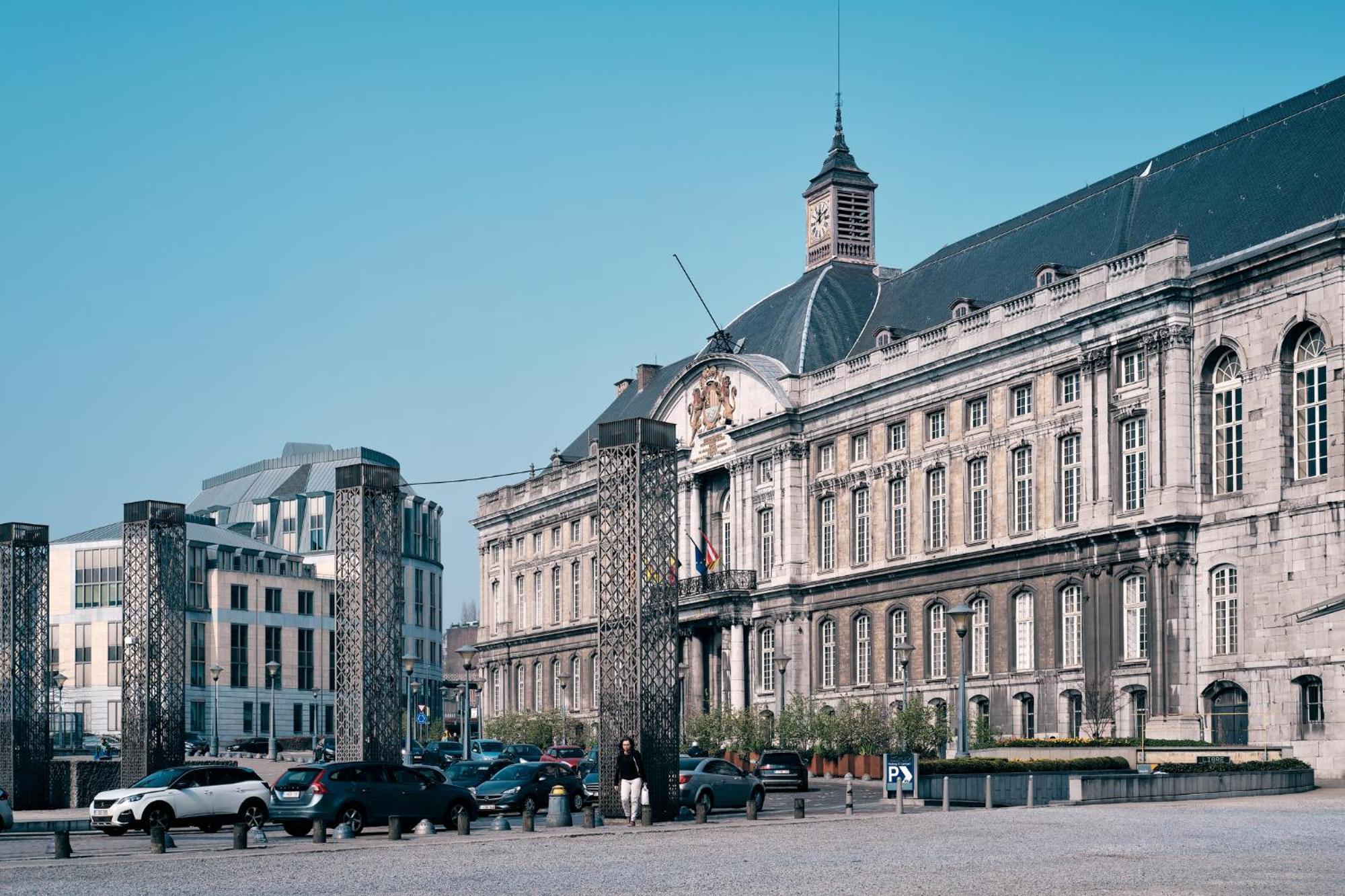 Royal Selys, City-center - Bike Parking And Outdoor *