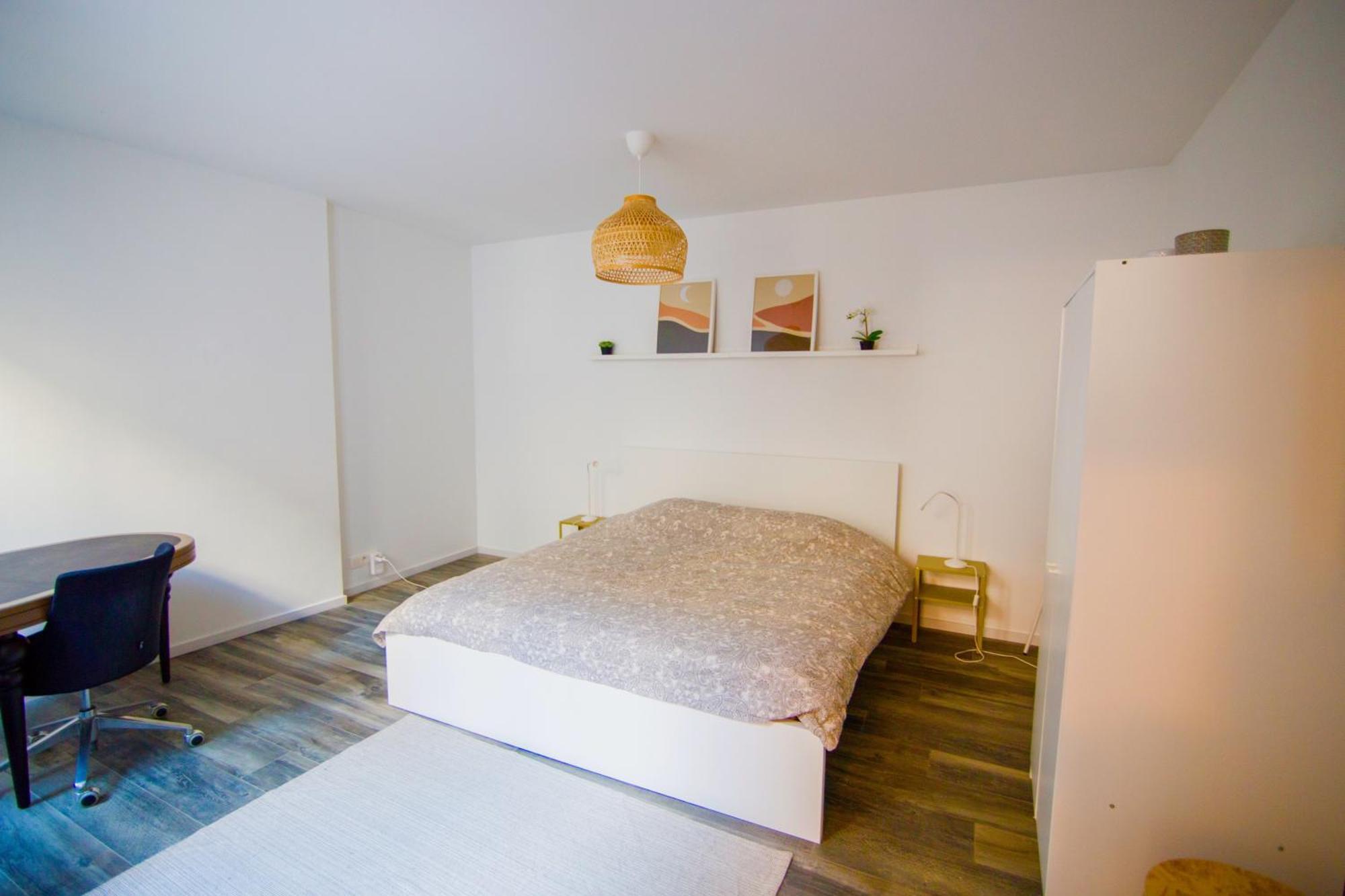 Apartment Royal Selys, City-center - Bike Parking And Outdoor *